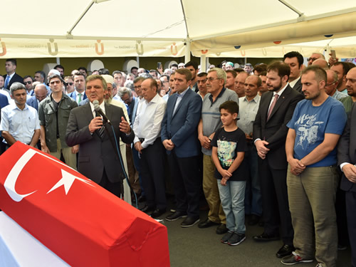 11. Cumhurbaşkanı Gül: Vatan, Millet Aşkıyla Sokağa Fırlayanlar Sayesinde Mücadele Kazanıldı